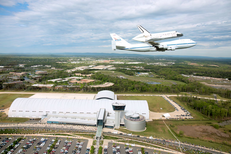 Space Shuttle Discovery